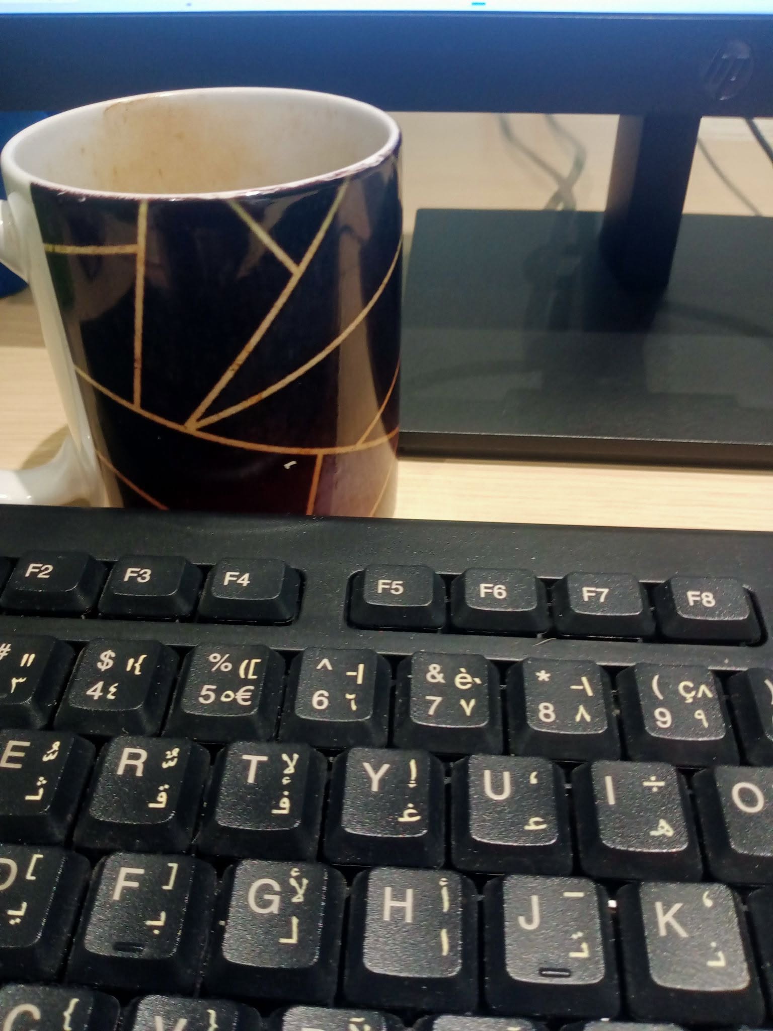 Illustration accompagnant « Café sur clavier » dans sa publication Facebook.